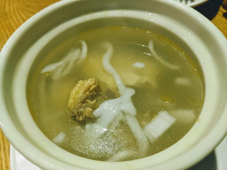 椰子鸡汤 Coconut Chicken Soup – Hainanese Coconut Broth