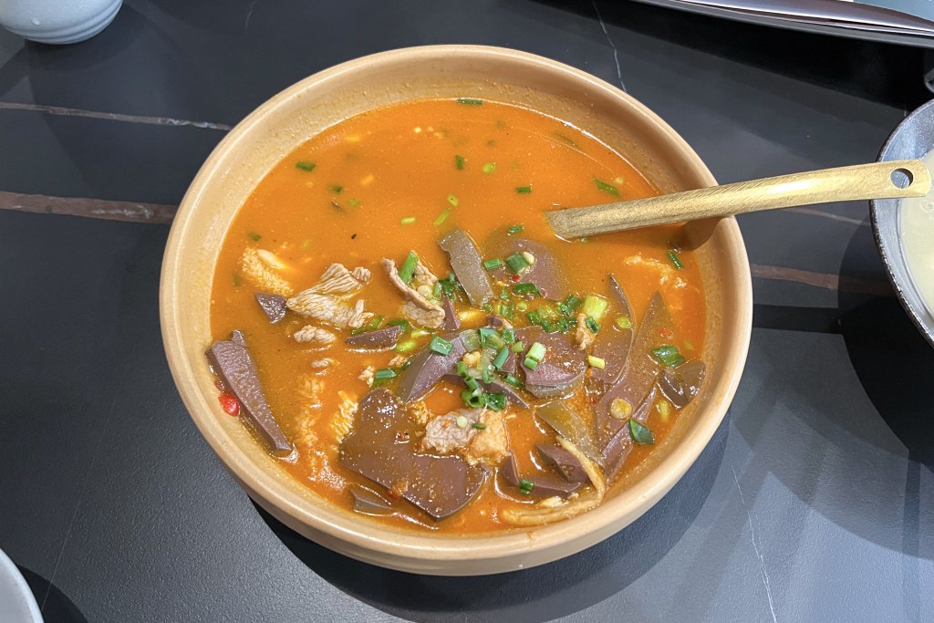 Xinhua sanhetang, a Hunan three-in-one soup of beef, ox tripe and ox blood