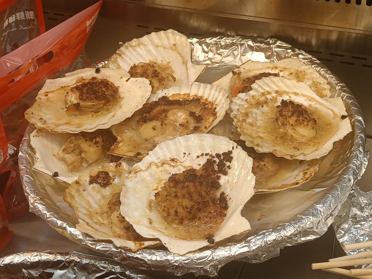 蒜蓉粉丝蒸扇贝 Steamed Scallops with Garlic Vermicelli