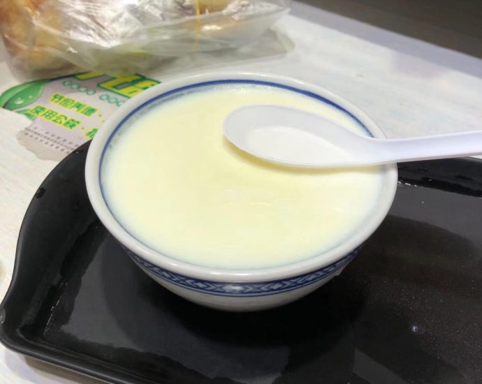 Shunde double skin milk custard with smooth silky surface